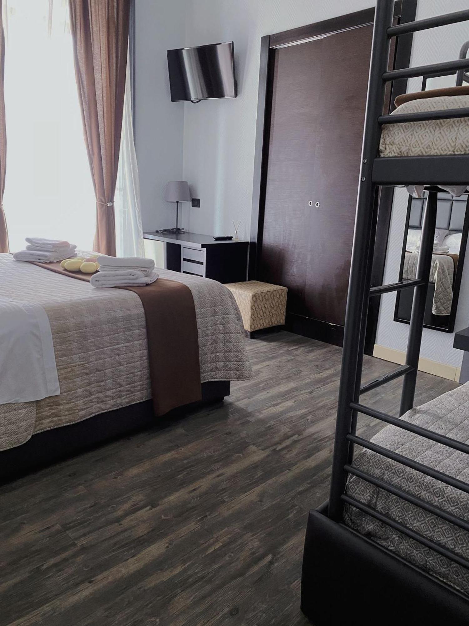 Dolce Vita Rooms Napoli Ngoại thất bức ảnh